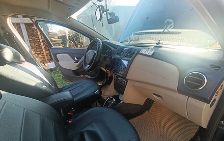 Renault Logan II, 2016 год, 910 000 рублей, 14 фотография