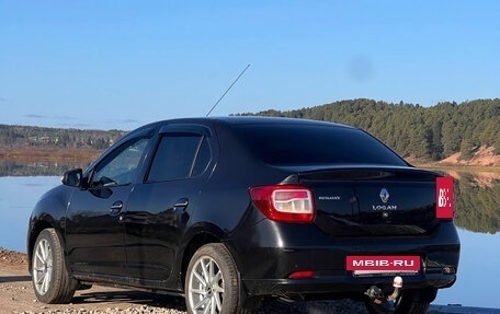Renault Logan II, 2016 год, 910 000 рублей, 3 фотография