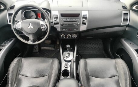Mitsubishi Outlander III рестайлинг 3, 2008 год, 859 000 рублей, 10 фотография