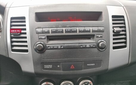 Mitsubishi Outlander III рестайлинг 3, 2008 год, 859 000 рублей, 15 фотография