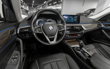 BMW 5 серия, 2017 год, 3 640 000 рублей, 7 фотография