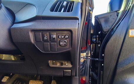 Toyota Prius, 2012 год, 1 100 000 рублей, 9 фотография