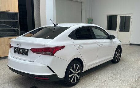 Hyundai Solaris II рестайлинг, 2022 год, 1 350 000 рублей, 4 фотография
