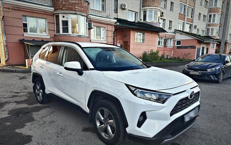 Toyota RAV4, 2019 год, 2 750 000 рублей, 2 фотография