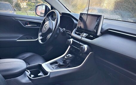 Toyota RAV4, 2019 год, 2 750 000 рублей, 6 фотография