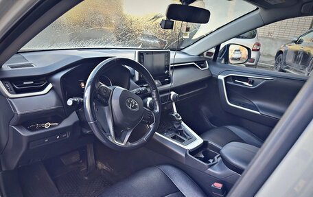 Toyota RAV4, 2019 год, 2 750 000 рублей, 5 фотография
