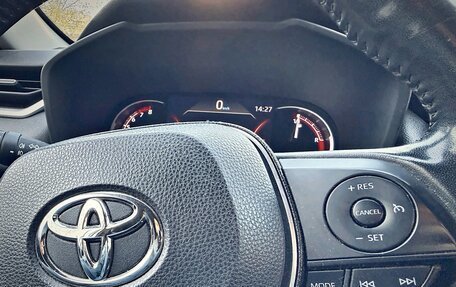 Toyota RAV4, 2019 год, 2 750 000 рублей, 8 фотография