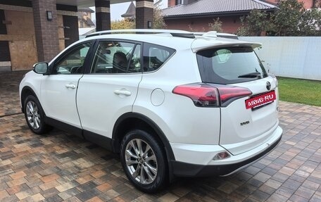 Toyota RAV4, 2016 год, 2 800 000 рублей, 2 фотография
