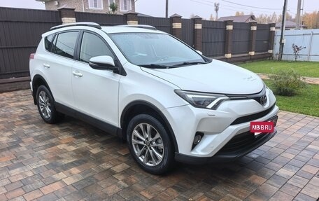 Toyota RAV4, 2016 год, 2 800 000 рублей, 6 фотография