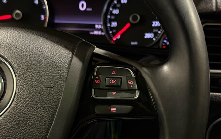 Volkswagen Touareg III, 2011 год, 2 349 000 рублей, 26 фотография