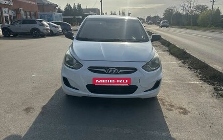 Hyundai Solaris II рестайлинг, 2013 год, 600 000 рублей, 2 фотография