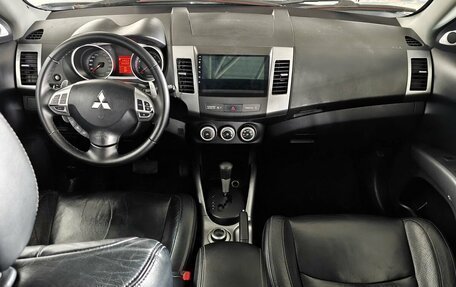 Mitsubishi Outlander III рестайлинг 3, 2008 год, 920 000 рублей, 9 фотография