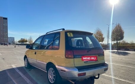 Mitsubishi Space Runner II, 1995 год, 297 000 рублей, 4 фотография