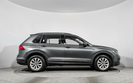 Volkswagen Tiguan II, 2021 год, 2 600 000 рублей, 4 фотография