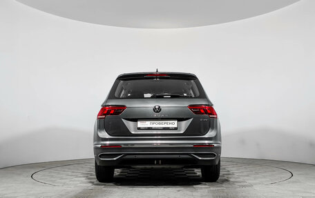 Volkswagen Tiguan II, 2021 год, 2 600 000 рублей, 6 фотография