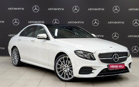 Mercedes-Benz E-Класс, 2020 год, 4 450 000 рублей, 3 фотография
