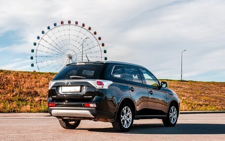 Mitsubishi Outlander III рестайлинг 3, 2014 год, 1 320 000 рублей, 9 фотография