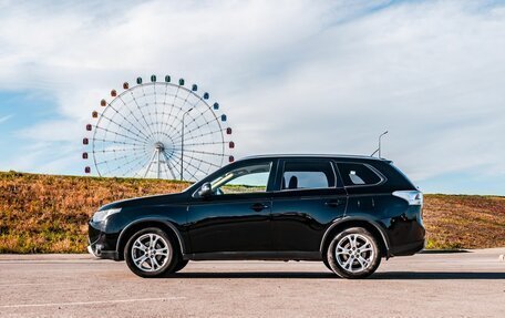 Mitsubishi Outlander III рестайлинг 3, 2014 год, 1 320 000 рублей, 12 фотография