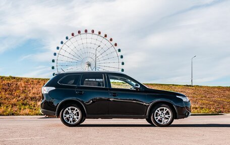 Mitsubishi Outlander III рестайлинг 3, 2014 год, 1 320 000 рублей, 13 фотография