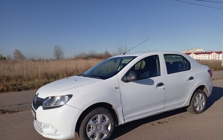 Renault Logan II, 2017 год, 300 000 рублей, 2 фотография