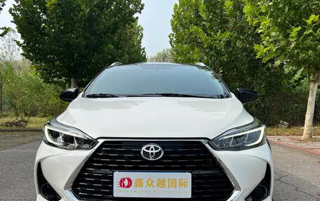 Toyota Yaris XP150 рестайлинг, 2023 год, 950 000 рублей, 2 фотография