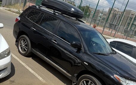 Toyota Highlander III, 2012 год, 1 800 000 рублей, 2 фотография