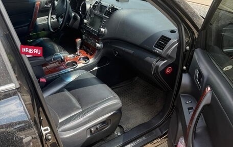 Toyota Highlander III, 2012 год, 1 800 000 рублей, 3 фотография