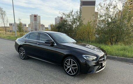 Mercedes-Benz E-Класс, 2021 год, 4 200 000 рублей, 3 фотография
