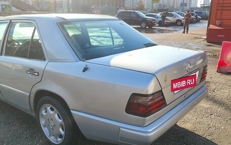 Mercedes-Benz E-Класс, 1994 год, 1 500 000 рублей, 5 фотография