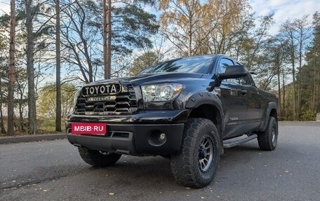 Toyota Tundra II, 2010 год, 2 800 000 рублей, 2 фотография