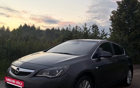 Opel Astra J, 2012 год, 740 000 рублей, 3 фотография
