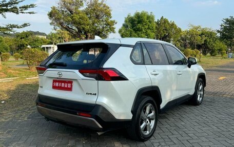 Toyota RAV4, 2022 год, 3 400 000 рублей, 3 фотография