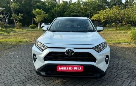 Toyota RAV4, 2022 год, 3 400 000 рублей, 2 фотография