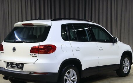 Volkswagen Tiguan I, 2015 год, 1 399 000 рублей, 2 фотография