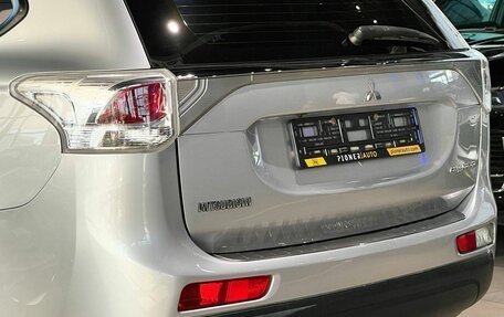 Mitsubishi Outlander III рестайлинг 3, 2013 год, 1 350 000 рублей, 10 фотография
