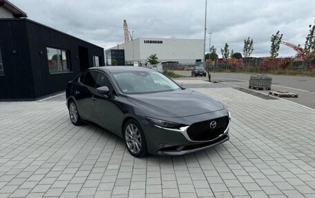 Mazda 3, 2023 год, 1 800 000 рублей, 3 фотография
