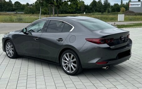 Mazda 3, 2023 год, 1 800 000 рублей, 4 фотография