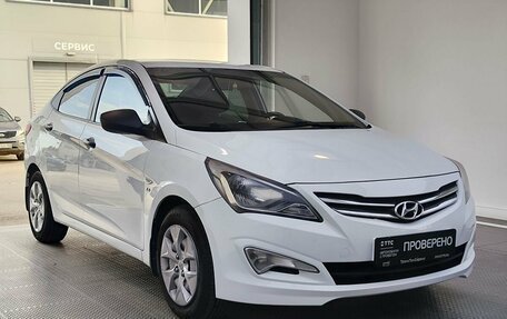Hyundai Solaris II рестайлинг, 2015 год, 960 000 рублей, 3 фотография