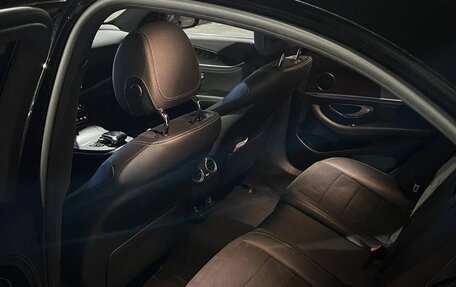 Mercedes-Benz E-Класс, 2020 год, 3 150 000 рублей, 4 фотография
