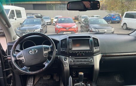 Toyota Land Cruiser 200, 2010 год, 2 700 000 рублей, 11 фотография