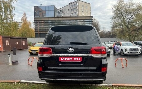 Toyota Land Cruiser 200, 2010 год, 2 700 000 рублей, 10 фотография