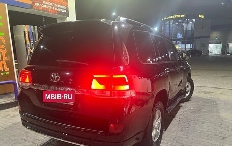 Toyota Land Cruiser 200, 2010 год, 2 700 000 рублей, 4 фотография