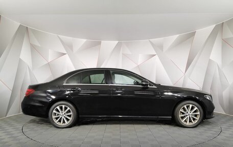 Mercedes-Benz E-Класс, 2021 год, 2 400 000 рублей, 6 фотография