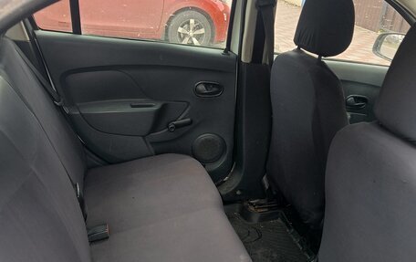 Renault Logan II, 2016 год, 650 000 рублей, 4 фотография