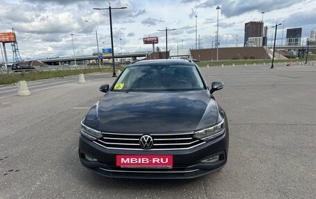 Volkswagen Passat B8 рестайлинг, 2022 год, 2 900 000 рублей, 2 фотография
