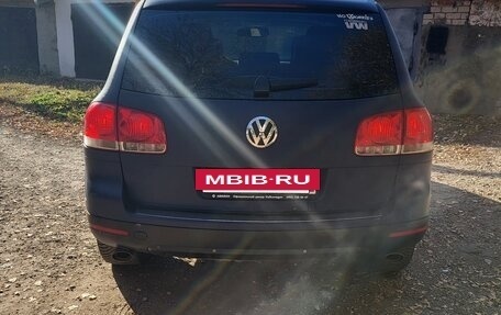 Volkswagen Touareg III, 2006 год, 650 000 рублей, 2 фотография