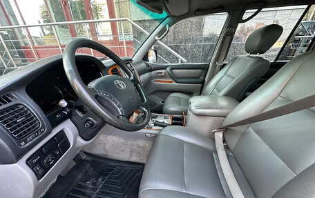 Toyota Land Cruiser 100 рестайлинг 2, 2006 год, 2 100 000 рублей, 5 фотография