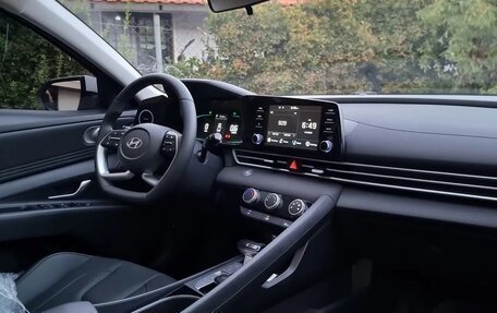 Hyundai Elantra, 2023 год, 1 550 000 рублей, 6 фотография