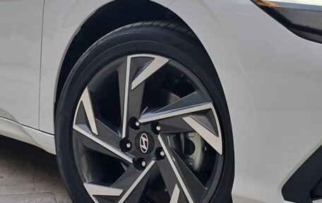 Hyundai Elantra, 2023 год, 1 550 000 рублей, 5 фотография