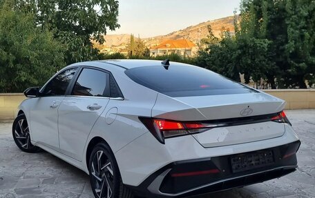 Hyundai Elantra, 2023 год, 1 550 000 рублей, 2 фотография